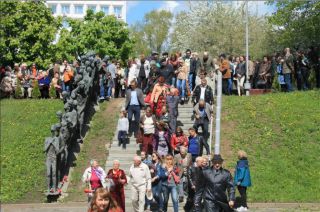 У мемориала Яма в Минске, фото Э.Гройсман