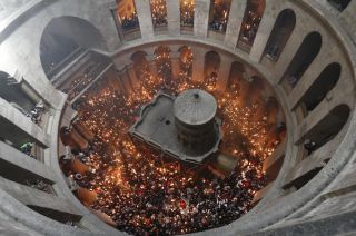 Схождение Благодатного огня, фото Петр Кохановский